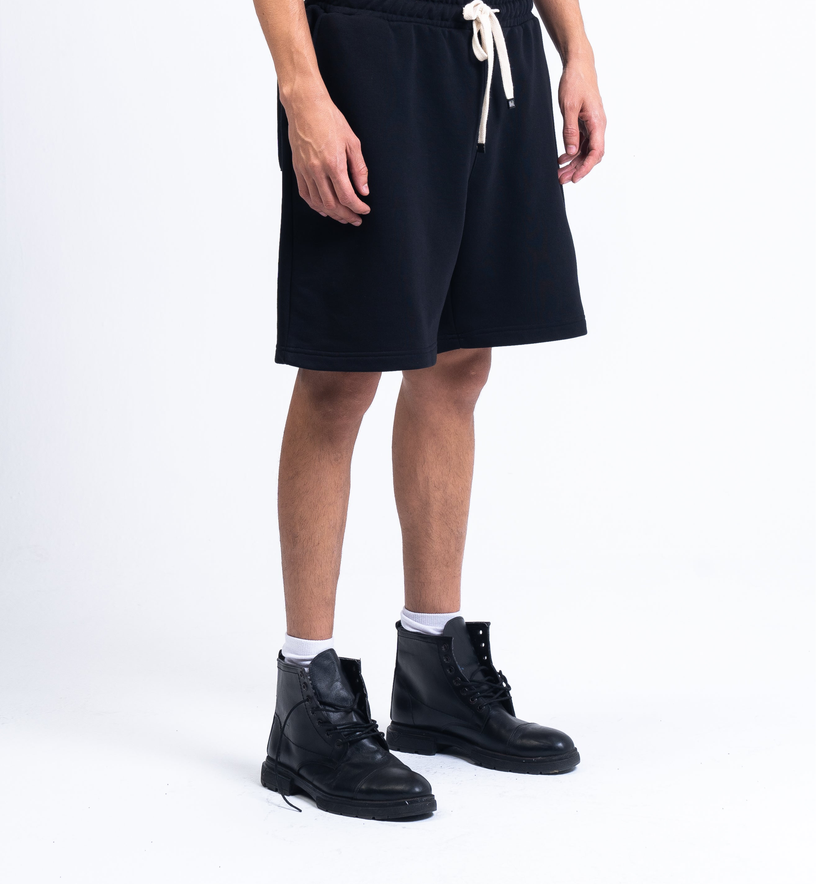 liM shorts