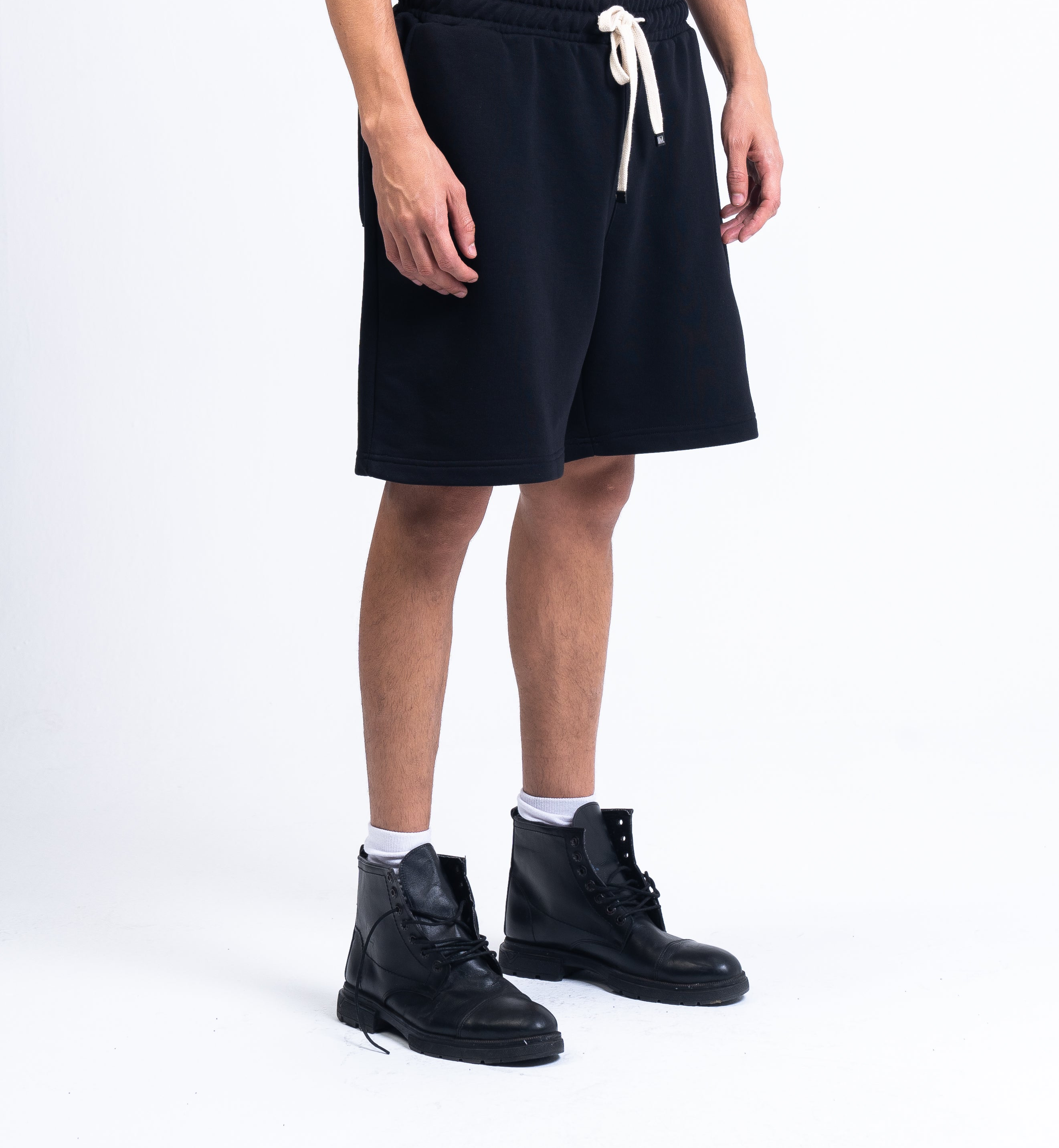 liM shorts