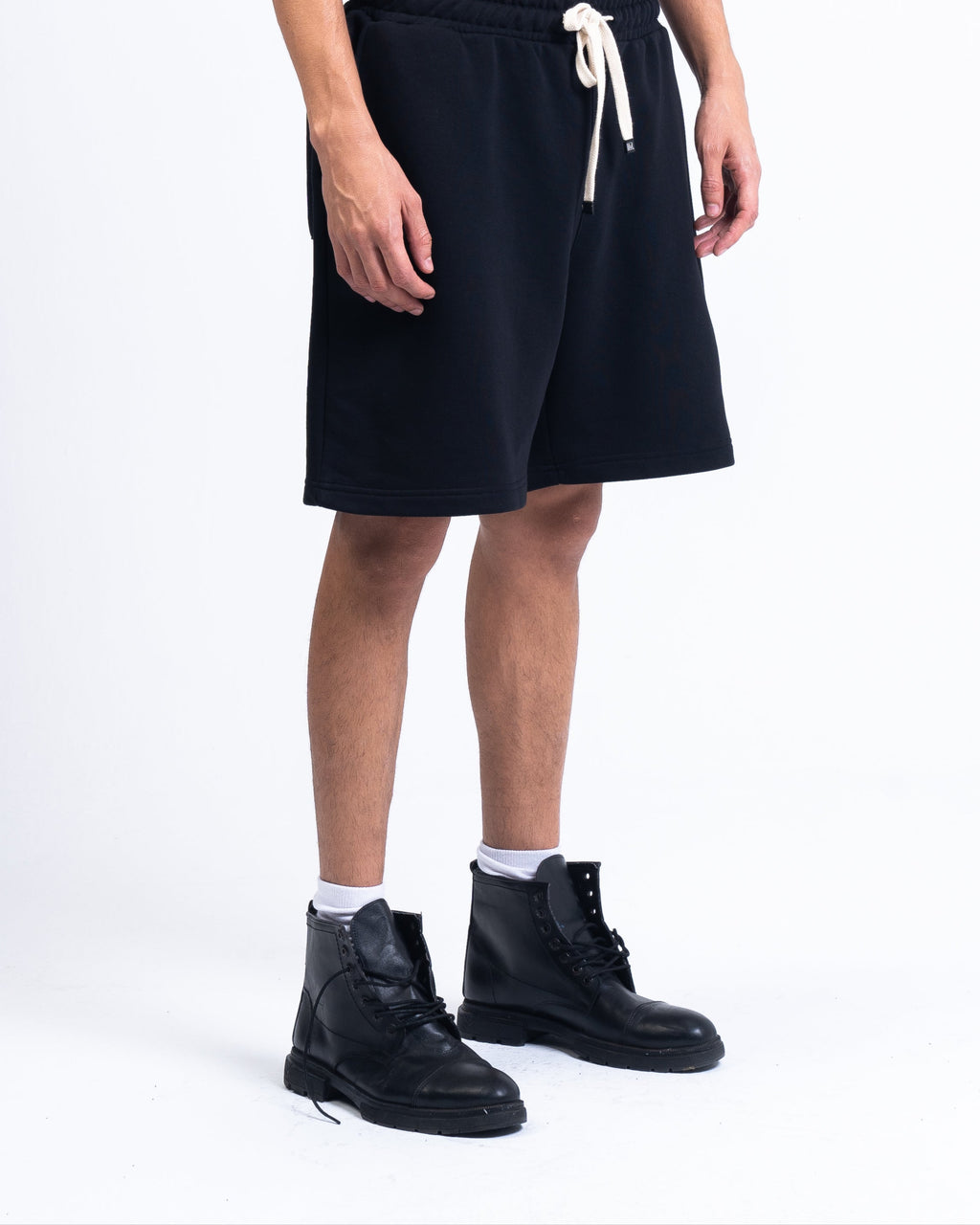 liM shorts